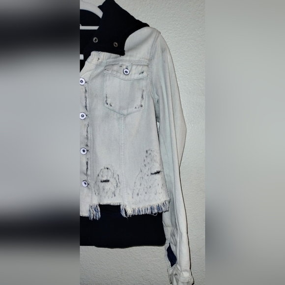 FREE PEOPLE DISTRESSED WHITE DENIM JACKET/HOODED SWEATSHIRT ~ SIZE SMALL - Picture 12 of 16